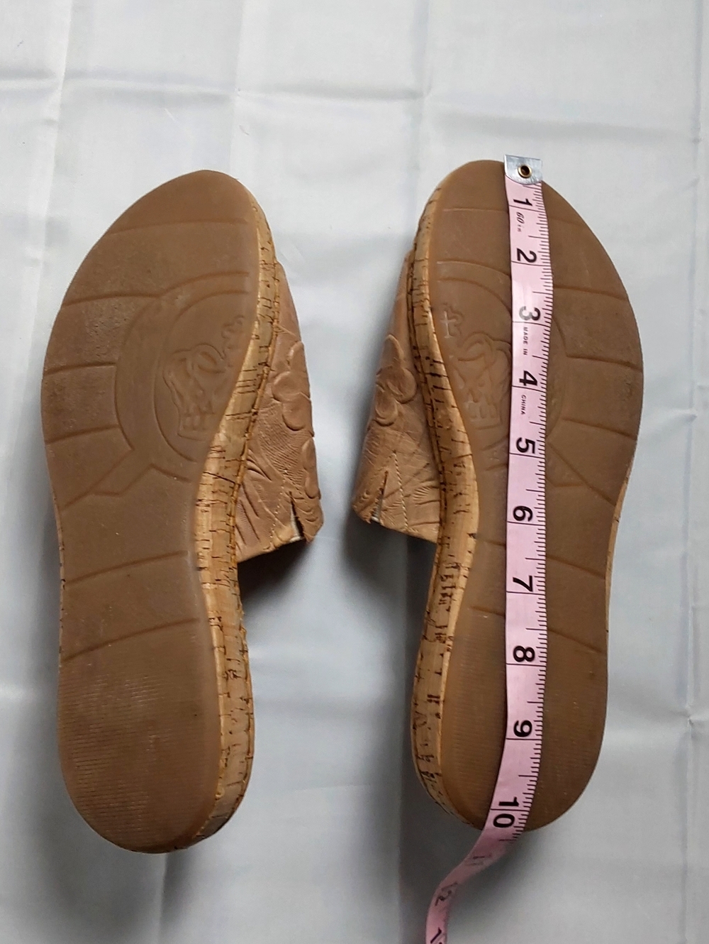  Born Fishlake Embossed Leather Slide Sandal - Picture 9 of 11
